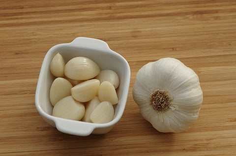 PEELED GARLIC JARS